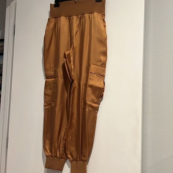 NWT Stunning 5 a 7 cinq a sept Giles Pant in Pecan (color) luxury feel and fit! - Picture 2 of 13